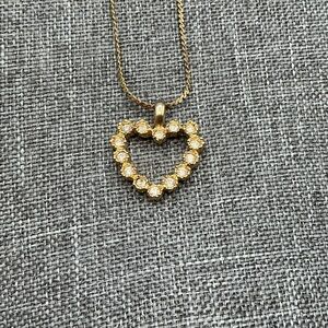 Elegant Vintage Gold Tone Heart Necklace